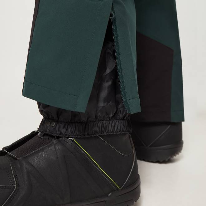 Oakley verde de vânător pantalon izolat ax haine 620J2805